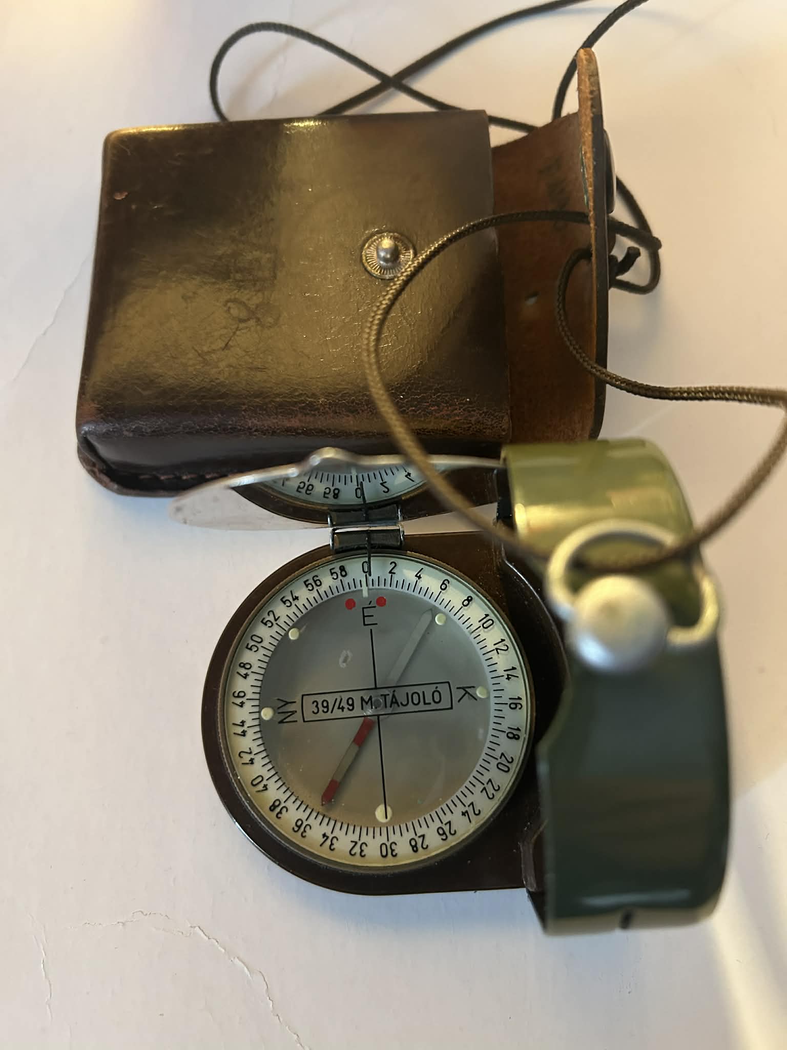 Régi magyar tájoló 39,49M bőr tokkal